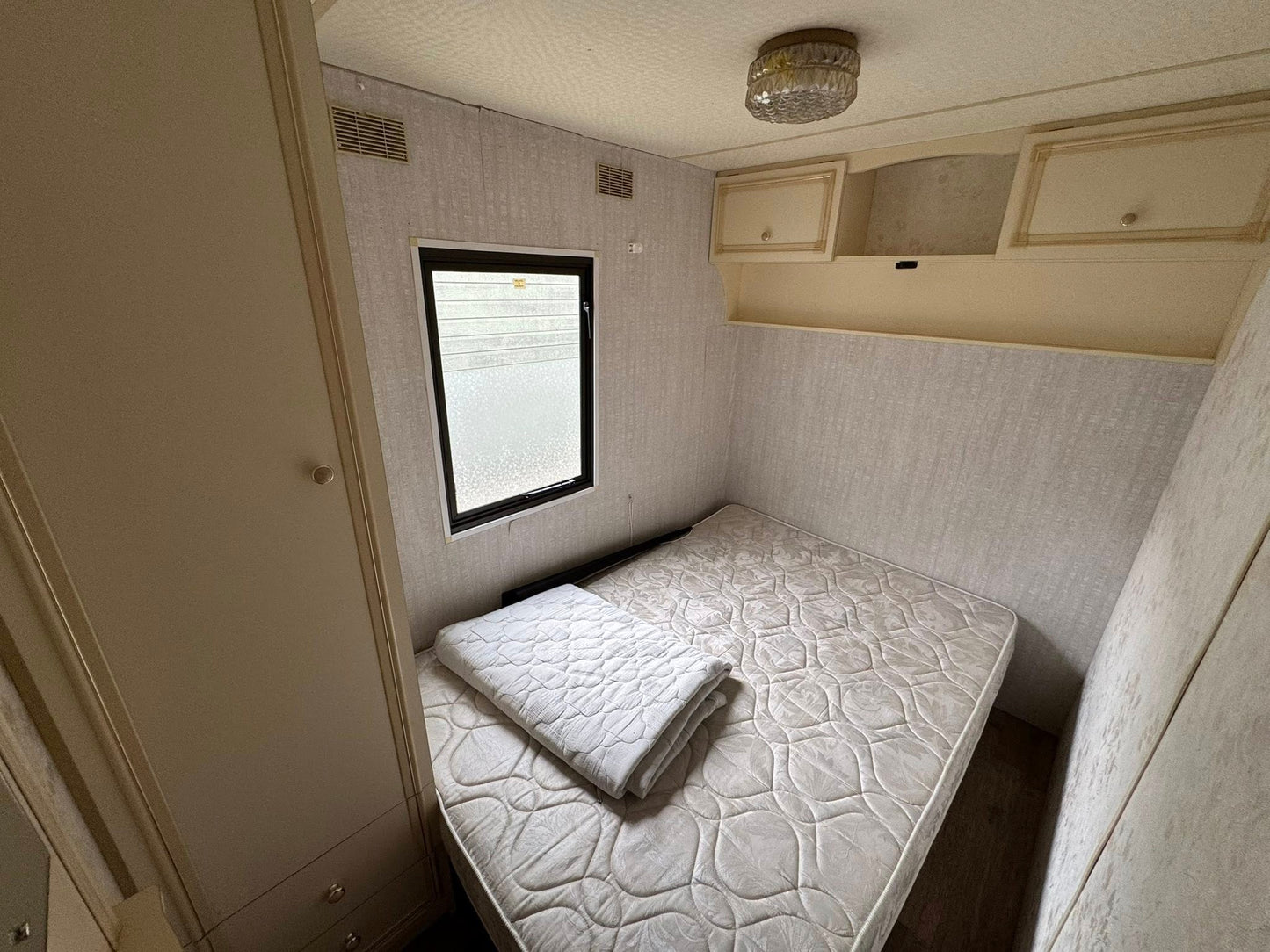 Atlas 9.60 x 3.70 2 slaapkamers douche/wc VERKOCHT!