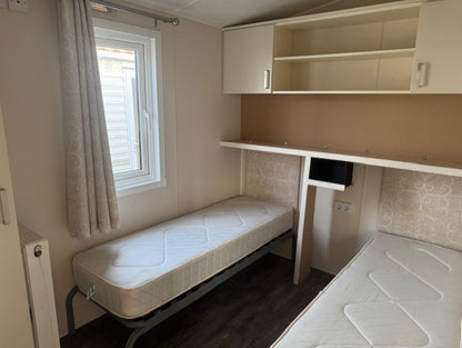 Kunststof stacaravan winterhard cv 2 slaapkamers 11.20 x 3.85 25.950,-