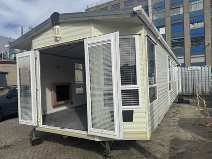 ** Carnaby Rosedale 11.00 x 3.80 2 slaapkamers dubbelglas en cv 17.950,-**