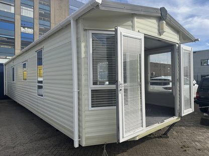** Carnaby Rosedale 11.00 x 3.80 2 slaapkamers dubbelglas en cv 17.950,-**
