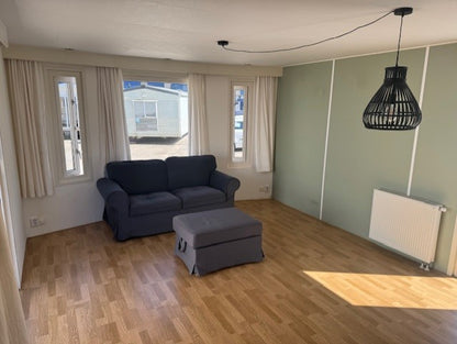 ** Kunststof chalet 12 x 385 3 slaapkamers 37.950,-**