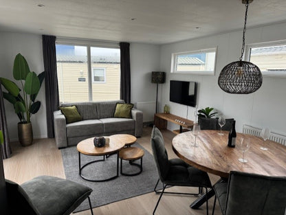 Onderhoudsvrij chalet/mantelzorgwoning 12.00 x 4.00 - 2 slaapkamers.79.950,-