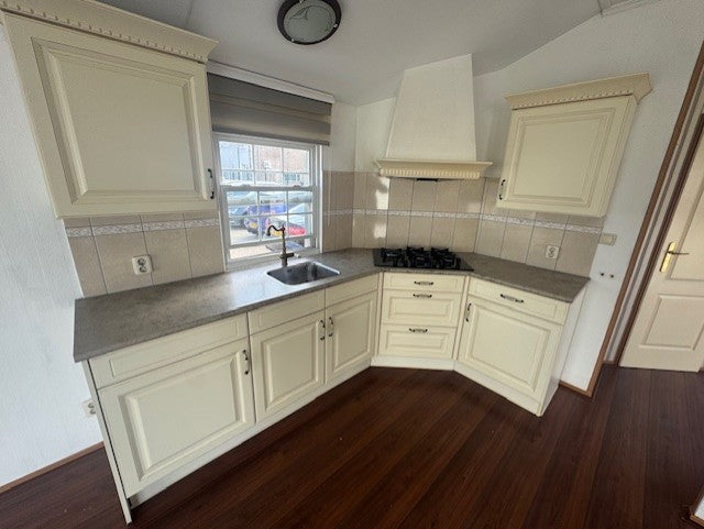 ** Arcabo chalet 10 x 430 1 slaapkamer voor de klusser: 18.450,-**