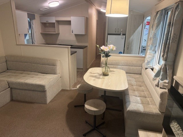 Atlas everglade 11 x 370 3 slaapkamers douche/2x toilet 25.950,- Als nieuw!!