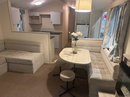 Atlas everglade 11 x 370 3 slaapkamers douche/2x toilet 25.950,- Als nieuw!!