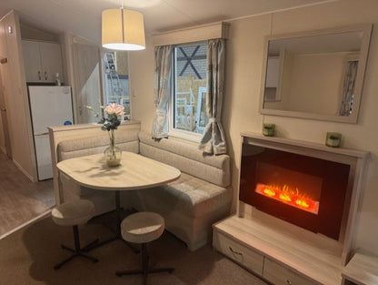 Atlas everglade 11 x 370 3 slaapkamers douche/2x toilet 25.950,- Als nieuw!!