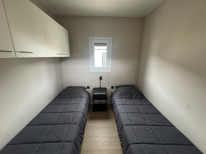Onderhoudsarm chalet/mantelzorgwoning 12.60 x 4.30 nieuw!