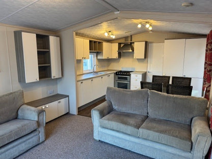 Kunststoff-Chalet 10,00 x 4,00 – 2 Schlafzimmer. VERKAUFT!