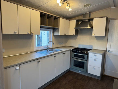 Kunststoff-Chalet 10,00 x 4,00 – 2 Schlafzimmer. VERKAUFT!