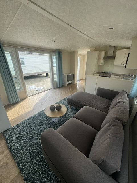 **Kunststof chalet met mudden woonkamer en 3 slaapkamers 26.950,-**