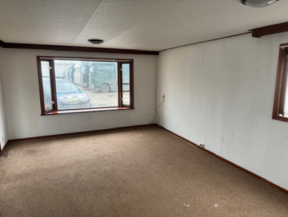 ** Canexel chalet 10 x 4 2 slaapkamers ideaal voor de handyman 8950,-**
