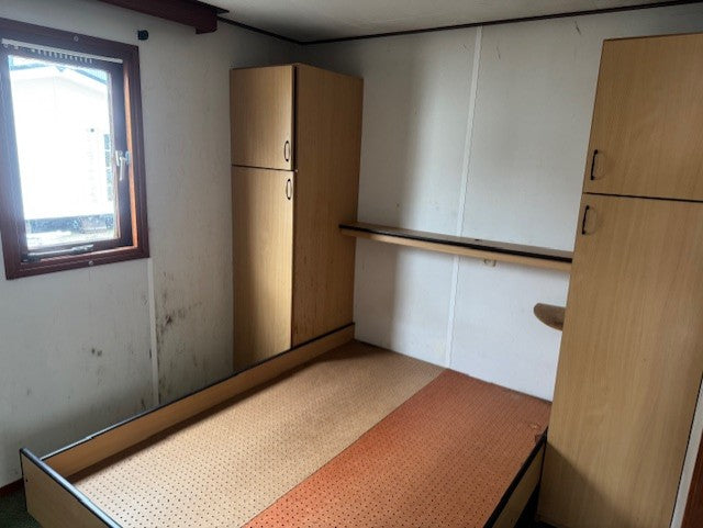 ** Canexel chalet 10 x 4 2 slaapkamers ideaal voor de handyman 8950,-**