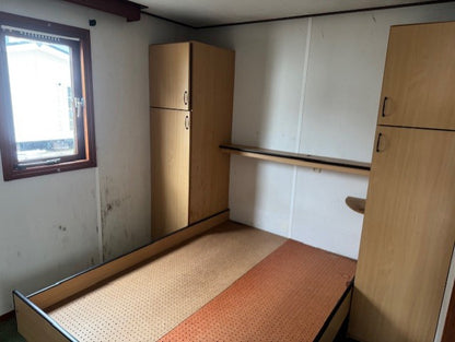 ** Canexel chalet 10 x 4 2 slaapkamers ideaal voor de handyman 8950,-**