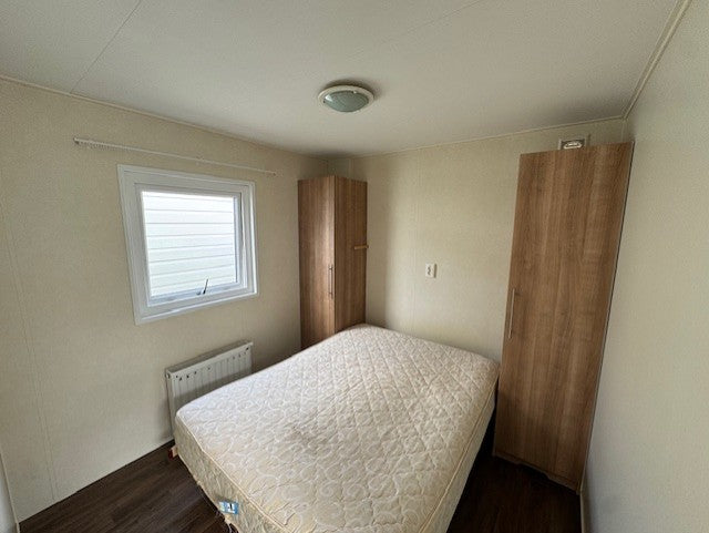 **Kunststof chalet 9.90 x 3.70 2 slaapkamers 23.750,-**